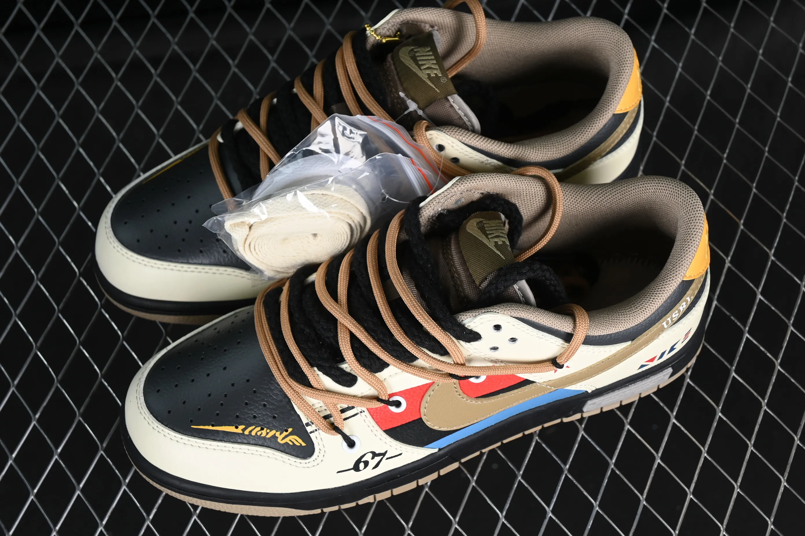 All Categories Nk SB Dunk Series Nk SB Dunk Low Low-top sneakers Nk Dunk Low Panda Prank-Retro Street Red Blue Brown Medieval Star SB strap low-top casual sneakers DJ6188-200